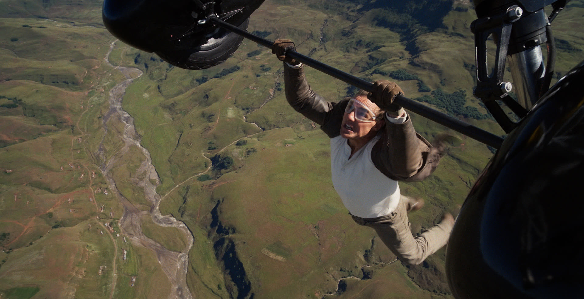 Mission: Impossible’s Death-Defying South African Stunts Put Cruise to the Test